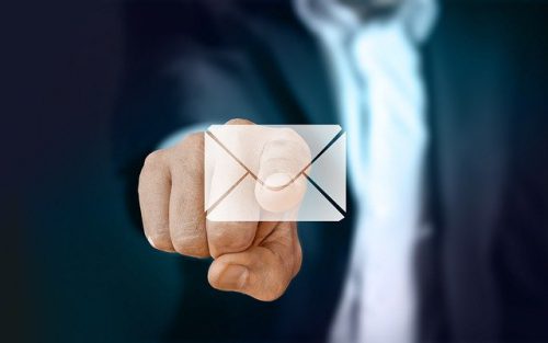 Do czego służy lista mailingowa?